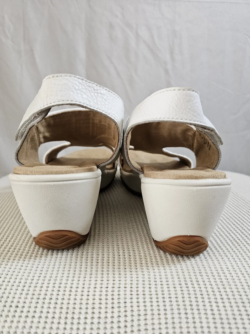 Halsa Wedged Sandal - Coral Sz 10m